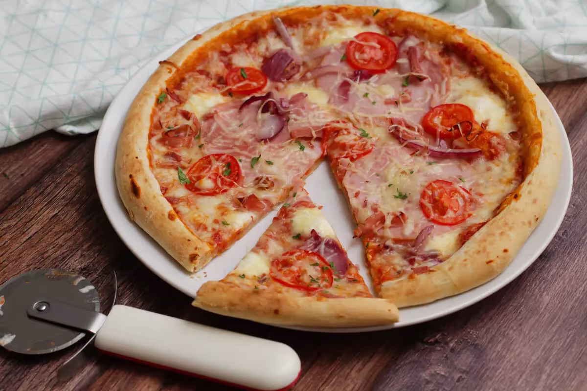 Egyszerű pizzatészta recept | Mindmegette.hu