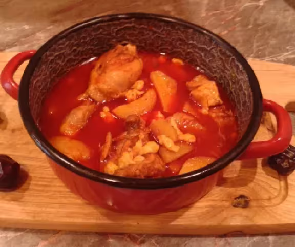 Csirkepaprikás belefőtt krumplival galuskával Recept képpel | Mindmegette.hu
