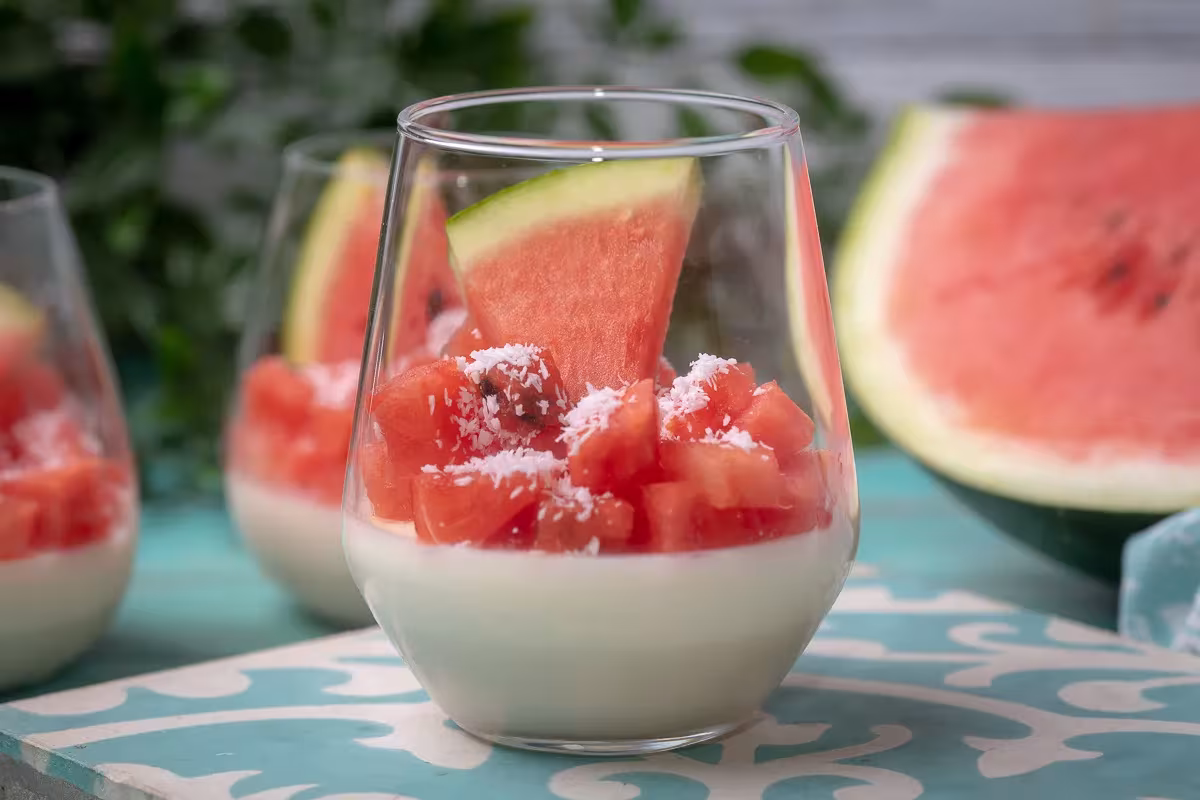 Kókuszos panna cotta görögdinnyével | Mindmegette.hu
