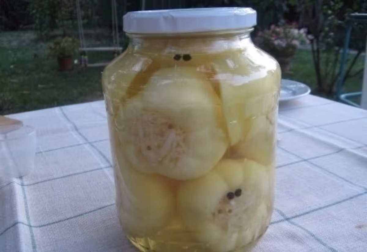 Káposztával töltött almapaprika